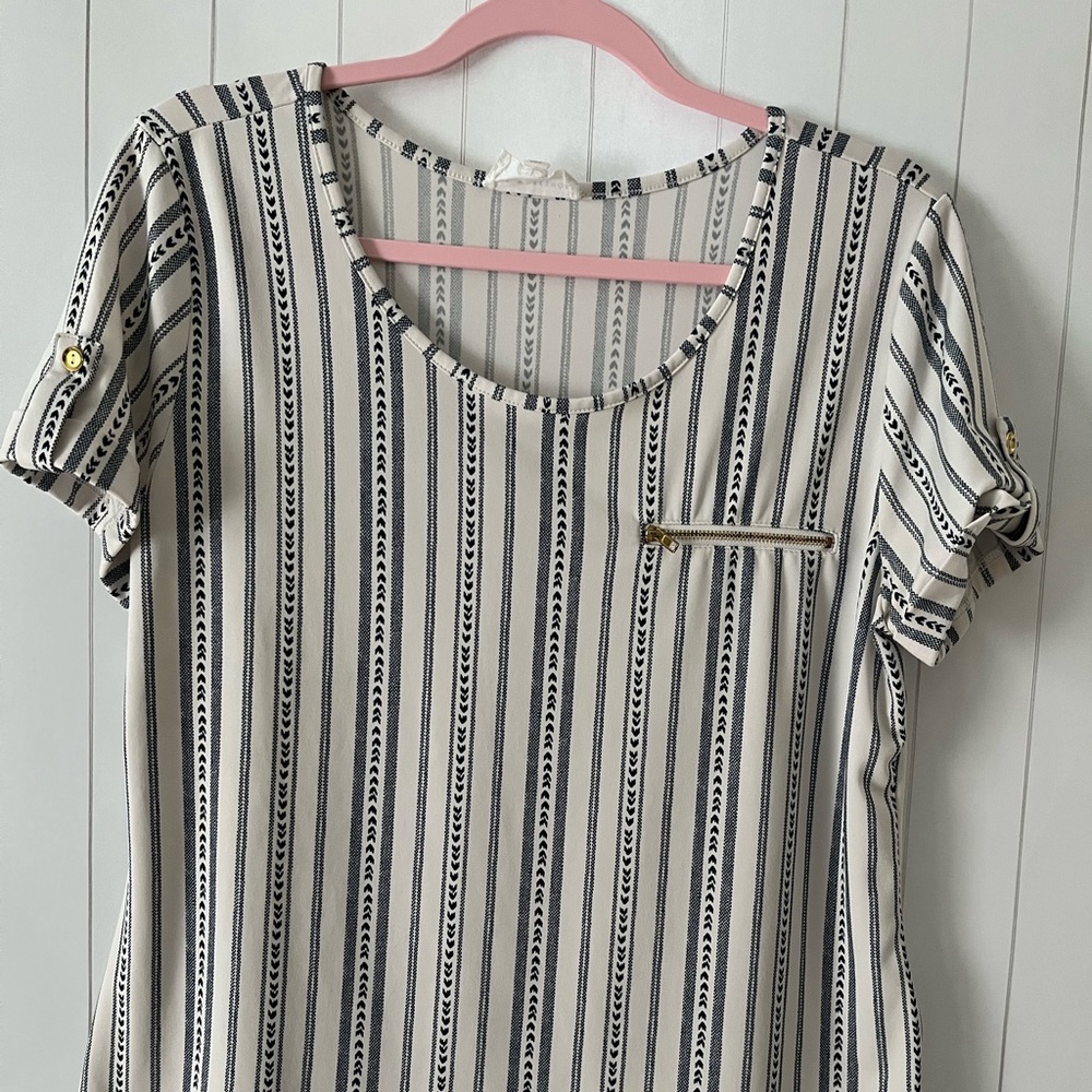 Women’s blouse White and navy print